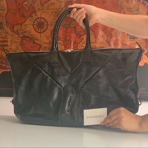 Yves Saint Laurent Large Shoppers Shoulder Bag